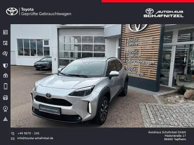 Gebraucht Toyota Yaris Cross 131 PS (96 kW) 2025 Silber SUV