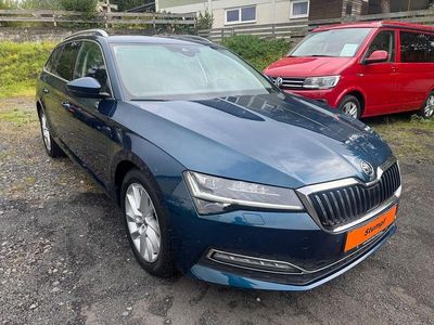 Gebraucht Skoda Superb Premium Edition 150 PS (110 kW) 2020 Blau Kombi