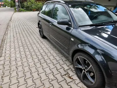 Gebraucht Audi A4 102 PS (75 kW) 2004 Schwarz Kombi