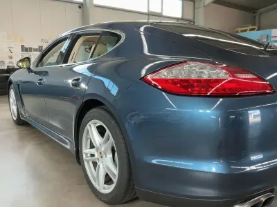 Gebraucht Porsche Panamera 4S 400 PS (294 kW) 2010 Blau Kleinwagen