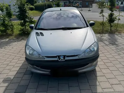 Gebraucht Peugeot 206 75 PS (55 kW) 2003 Silber Kleinwagen