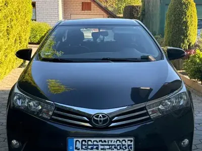 Begagnad Toyota Corolla Comfort 132 HK (97 kW) 2015 Grå Sedan