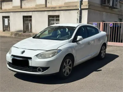Gebraucht Renault Fluence 110 PS (80 kW) 2011 Weiß Limousine