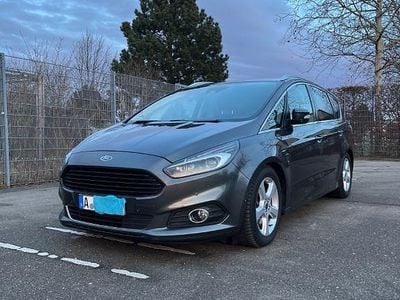 Gebraucht Ford S-MAX Titanium 179 PS (131 kW) 2015 Grau Van / Kleinbus