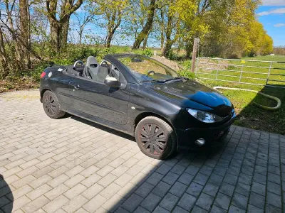 Gebraucht Peugeot 206 CC 109 PS (80 kW) 2006 Schwarz Cabrio