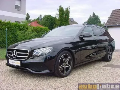 Gebraucht Mercedes E220 Night 194 PS (142 kW) 2019 Obsidianschwarzmetallic Kombi