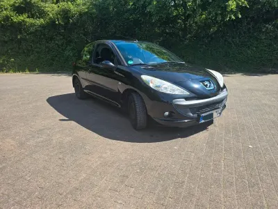 Gebraucht Peugeot 206 60 PS (44 kW) 2010 Schwarz Limousine