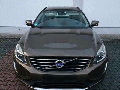 Gebraucht Volvo XC60 Momentum 185 PS (136 kW) 2015 Braun SUV