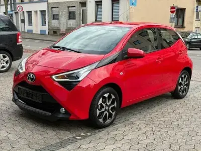 Second-hand Toyota Aygo X-play 96 CP (70 kW) 2019 Roșu Hatchback
