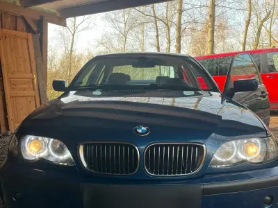 Gebraucht BMW 320 170 PS (125 kW) 2002 Blau Limousine