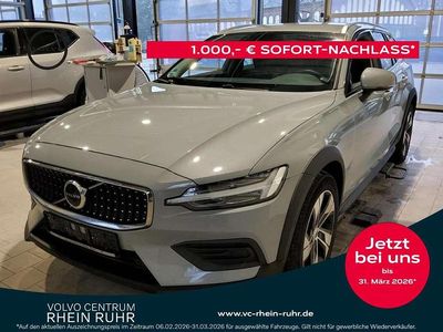 Vapour grey / metallic Gebraucht 2024 Volvo V60 CC Plus Kombi | 37.750 € (Fairer Preis)
