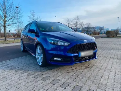 Gebraucht Ford Focus ST 250 PS (183 kW) 2017 Blau Kombi
