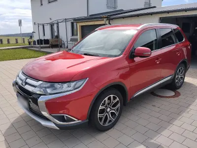 Gebraucht Mitsubishi Outlander 150 PS (110 kW) 2016 Rot SUV