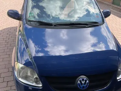 Gebraucht VW Fox 54 PS (39 kW) 2010 Blau Kleinwagen