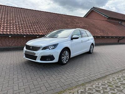 Gebraucht Peugeot 308 SW Allure 131 PS (96 kW) 2018 Weiß Kombi