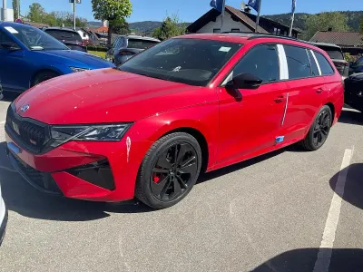 Nuova Skoda Octavia RS 265 CV (194 kW) 2026 Rosso Station wagon