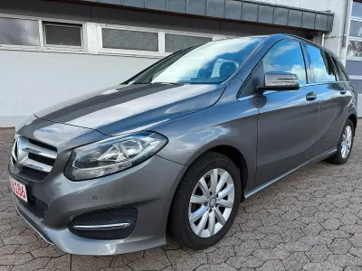 Gebraucht Mercedes B180 109 PS (80 kW) 2015 Grau Van / Kleinbus