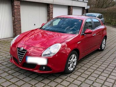 Gebraucht Alfa Romeo Giulietta 105 PS (77 kW) 2011 Rot Kleinwagen