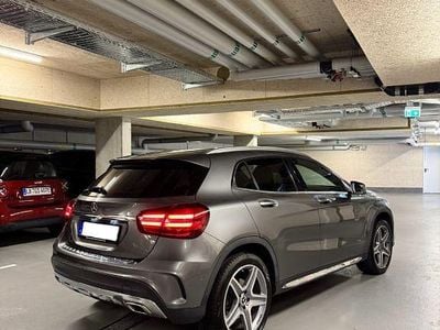 Mercedes GLA220