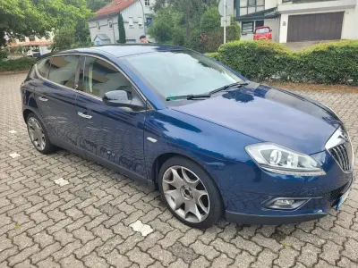 Gebraucht Lancia Delta Silver 140 PS (102 kW) 2011 Schwarz Kleinwagen