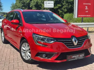 Używany Renault Mégane GrandTour Intens 132 KM (97 kW) 2017 Czerwony Kombi