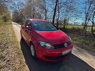 Second-hand VW Golf VI 80 CP (58 kW) 2010 Roșu Hatchback