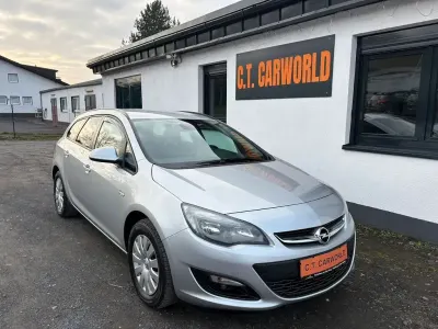 Gebraucht Opel Astra Selection 136 PS (100 kW) 2014 Silber Limousine