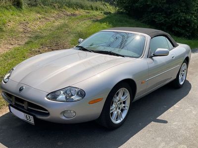Jaguar XK8