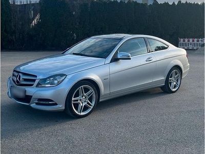 Gebraucht Mercedes C180 AMG 156 PS (114 kW) 2011 Silber Coupé