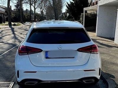 Gebraucht Mercedes A180 AMG line 136 PS (100 kW) 2019 Weiß Limousine