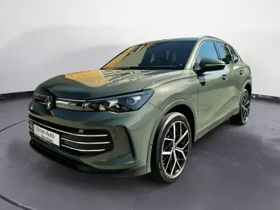 Neu VW Tiguan Elegance 193 PS (141 kW) 2026 Cipressinogrün metallic SUV