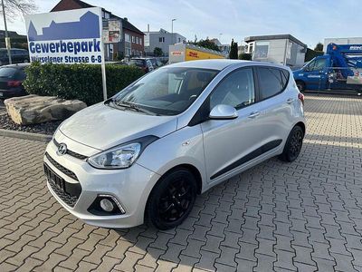 Sleek silver / met Gebraucht 2016 Hyundai i10 Classic Kleinwagen | 7.990 € (Fairer Preis)