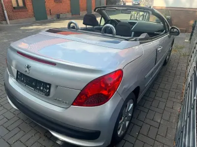 Gebraucht Peugeot 207 CC Premium 120 PS (88 kW) 2009 Silber Cabrio