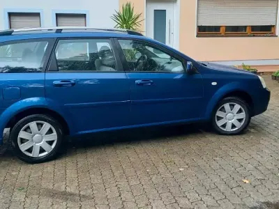Gebraucht Chevrolet Nubira 121 PS (88 kW) 2012 Blau Kombi