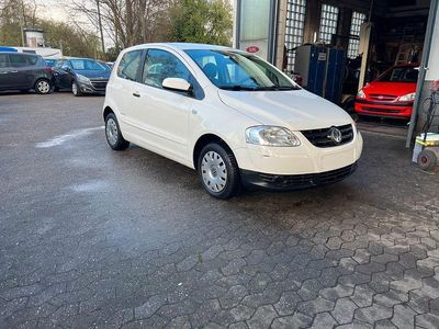 Gebraucht VW Fox Refresh 54 PS (39 kW) 2010 Weiß Kleinwagen