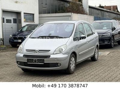 Grau Gebraucht 2010 Citroën Xsara Picasso Van / Kleinbus | 3.499 € (Teuer)
