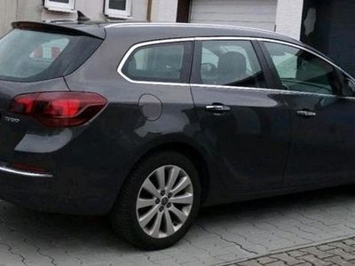 Gebraucht Opel Astra 140 PS (102 kW) 2013 Grau Kombi