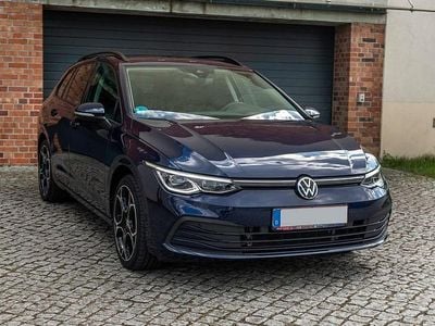 Usata VW Golf VIII Life 150 CV (110 kW) 2021 Blu Station wagon