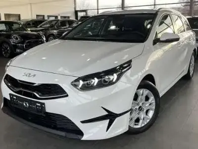 Usata Kia Ceed 140 CV (102 kW) 2025 Bianco Utilitaria