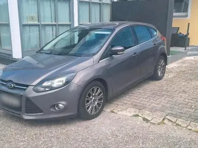 Gebraucht Ford Focus Sport 116 PS (85 kW) 2011 Grau Limousine