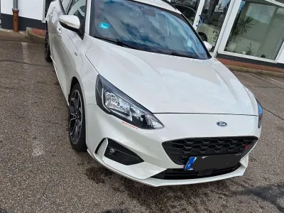 Gebraucht Ford Focus ST-Line X 120 PS (88 kW) 2022 Weiß Kombi