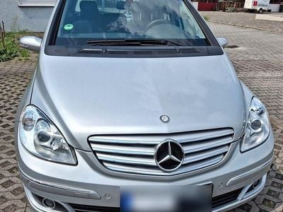 Gebraucht Mercedes B200 140 PS (102 kW) 2007 Silber Van / Kleinbus