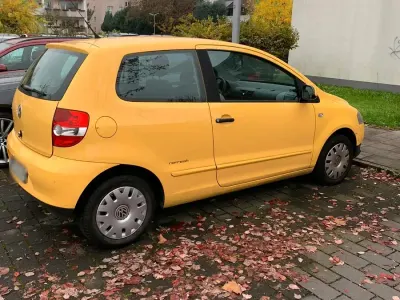 Gebraucht VW Fox Refresh 65 PS (47 kW) 2010 Gelb Kleinwagen