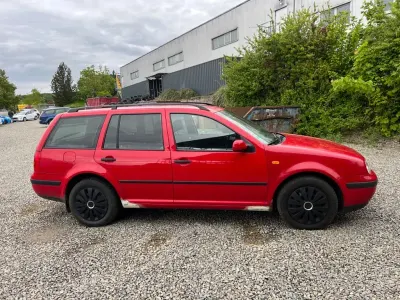 Gebraucht VW Golf IV Trendline 101 PS (74 kW) 2002 Rot Kombi
