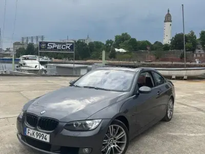 Gebraucht BMW 330 231 PS (169 kW) 2007 Grau Coupé