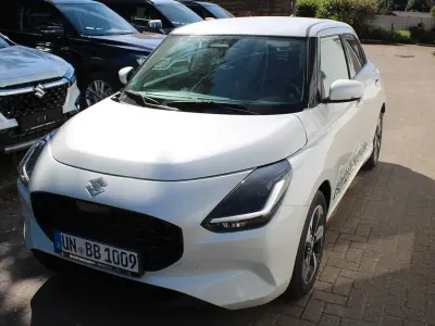 Gebraucht Suzuki Swift Comfort+ 83 PS (61 kW) 2025 Weiß Kleinwagen