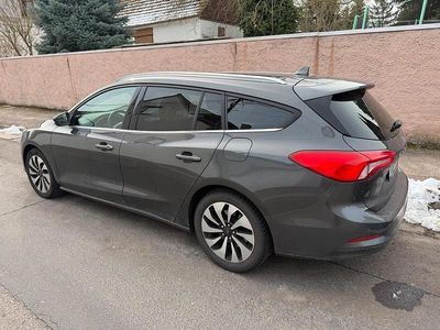 Gebraucht Ford Focus Titanium 125 PS (91 kW) 2021 Grau Kombi