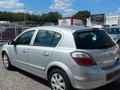 Gebraucht Opel Astra 110 PS (80 kW) 2005 Silber Limousine