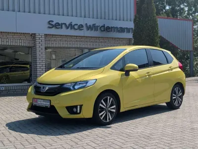 Gebraucht Honda Jazz Elegance 102 PS (75 kW) 2016 Attract yellow p. Kleinwagen
