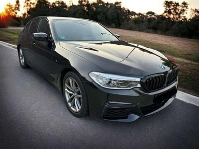 Black sapphire metallic Gebraucht 2019 BMW 530 M Sport Limousine | 31.690 € (Fairer Preis)